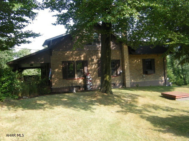 This home has had extensive remodeling in the past 3 years...Shingle roof, windows, wiring, drywall walls (ceilings were ok), trim, doors, 16x24 addition (kitchen and family room), floor coverings, basement finishing. The kitchen is about 6-8 years of age. There is an external furnace and an oil hot water furnace.