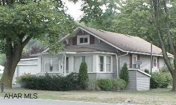 Sweet house with private yard & gorgeous "Kohler Artist Edition English Trellis" bath.  Newer mechanics.  Electric air cleaner on furnace. Sweet house with private yard & gorgeous "Kohler Artist Edition English Trellis" bath.  Newer mechanics.  Electric air cleaner on furnace.
