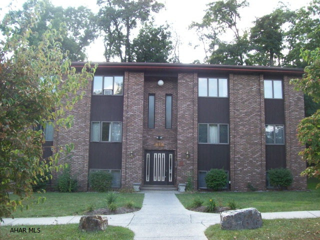 All new kitchen appliances. All appliances stay. Nice 1 bedroom condo unit. All maintenance included in the association fee. No more cutting grass!! Laundry facility on same level as unit. Secured entrance.