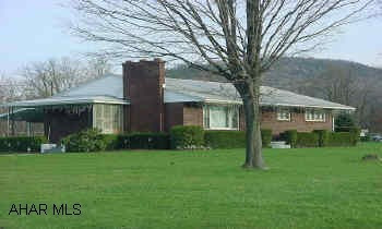 Nice 3 bedroom rancher with full basement on 1.4 acres. Hollidaysburg schools.Show only after 1 pm, and no Wednesday showings until after 6 pm.