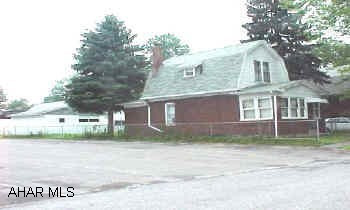Two bedroom home with nice 2 car garage. Two bedroom home with nice 2 car garage.