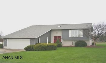 IMMACULATE 3 BEDROOM, 2 BATH WITH 2 FAMILYROOMS IN WOODLAND TERRACE. LOVELY LANDSCAPED LOT. PLEASE TAKE OFF SHOES. IMMACULATE 3 BEDROOM, 2 BATH WITH 2 FAMILYROOMS IN WOODLAND TERRACE. LOVELY LANDSCAPED LOT. PLEASE TAKE OFF SHOES.