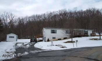 Very nice Double Wide on full foundation.  Great Family Room with gas fireplace and 3/4 bath.  Large Deck.  Home is on 129 x 150 Lot.  Very private back yard. Very nice Double Wide on full foundation.  Great Family Room with gas fireplace and 3/4 bath.  Large Deck.  Home is on 129 x 150 Lot.  Very private back yard.