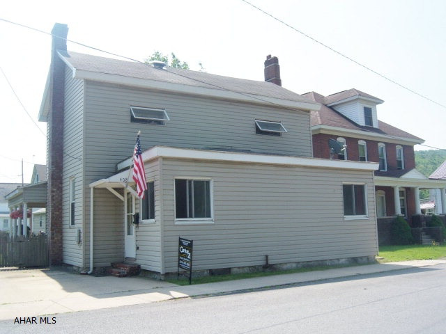 Totally renovated and spacious. New oak kitchen, big living room, hardwood floors and French door in dining room. play room, bath on the first floor. 4 bedrooms and main bath on the second. Nice big and deep yard with 12x18 utility shed and rear deck.