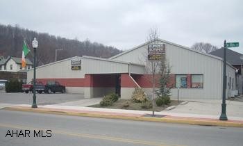 Modern in-town building, built 1950, remodeled and added onto in 1996. Approx. 38,000 sq. ft. lot. Large storage building in rear. Presently rented for $2000 plus utilities. Possible delayed possession. Call Ace 944-9377. Modern in-town building, built 1950, remodeled and added onto in 1996. Approx. 38,000 sq. ft. lot. Large storage building in rear. Presently rented for $2000 plus utilities. Possible delayed possession. Call Ace 944-9377.