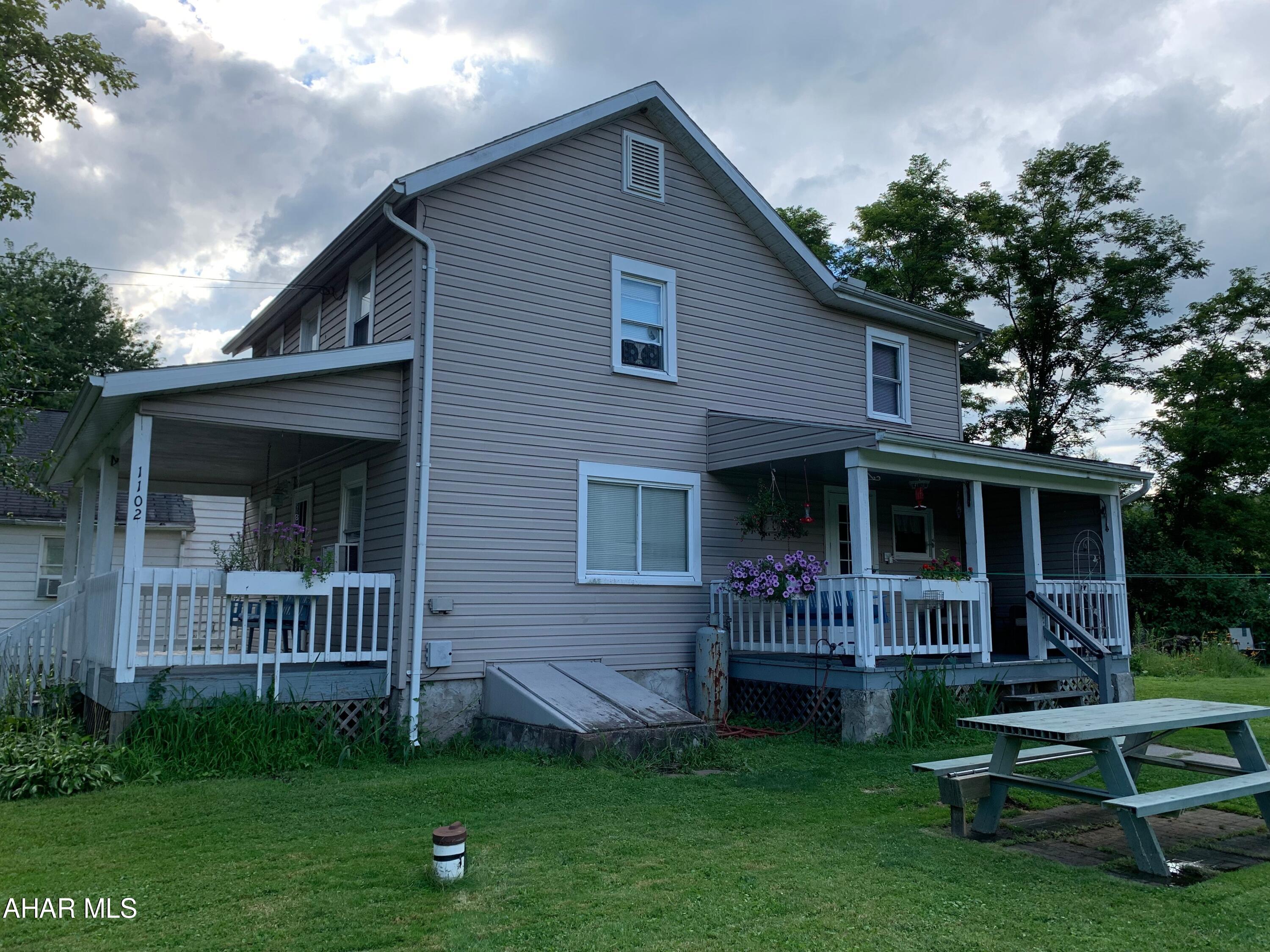 3 bedroom 2 bath home in spring cove school district. This home features a 1st floor bathroom and 1st floor LAUNDRY! Enjoy the front or side porch and listen to nature that surrounds you.
Call today to schedule a showing. (Preapproved buyers only, buyers to confirm taxes, sq footage, and lot size.)