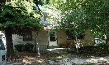 HIGHLAND PARK AREA. 1.5 STORY HOME, FRESH EXT. PAINT. LOTS OF STORAGE, HUGE CORNER LOT. $79,000. CALL CRYSTAL 931-2470.