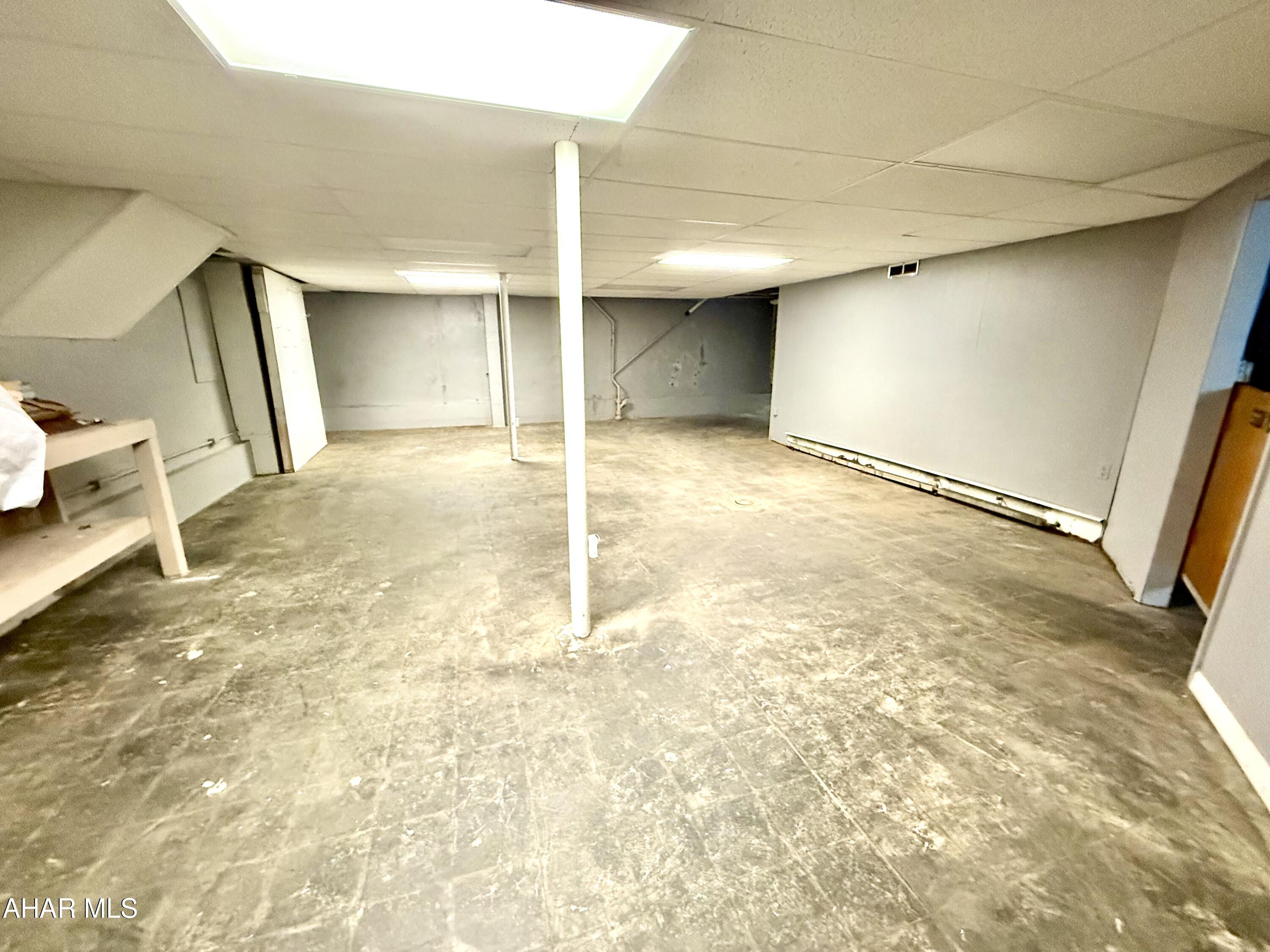 East End - Commercial Lease
