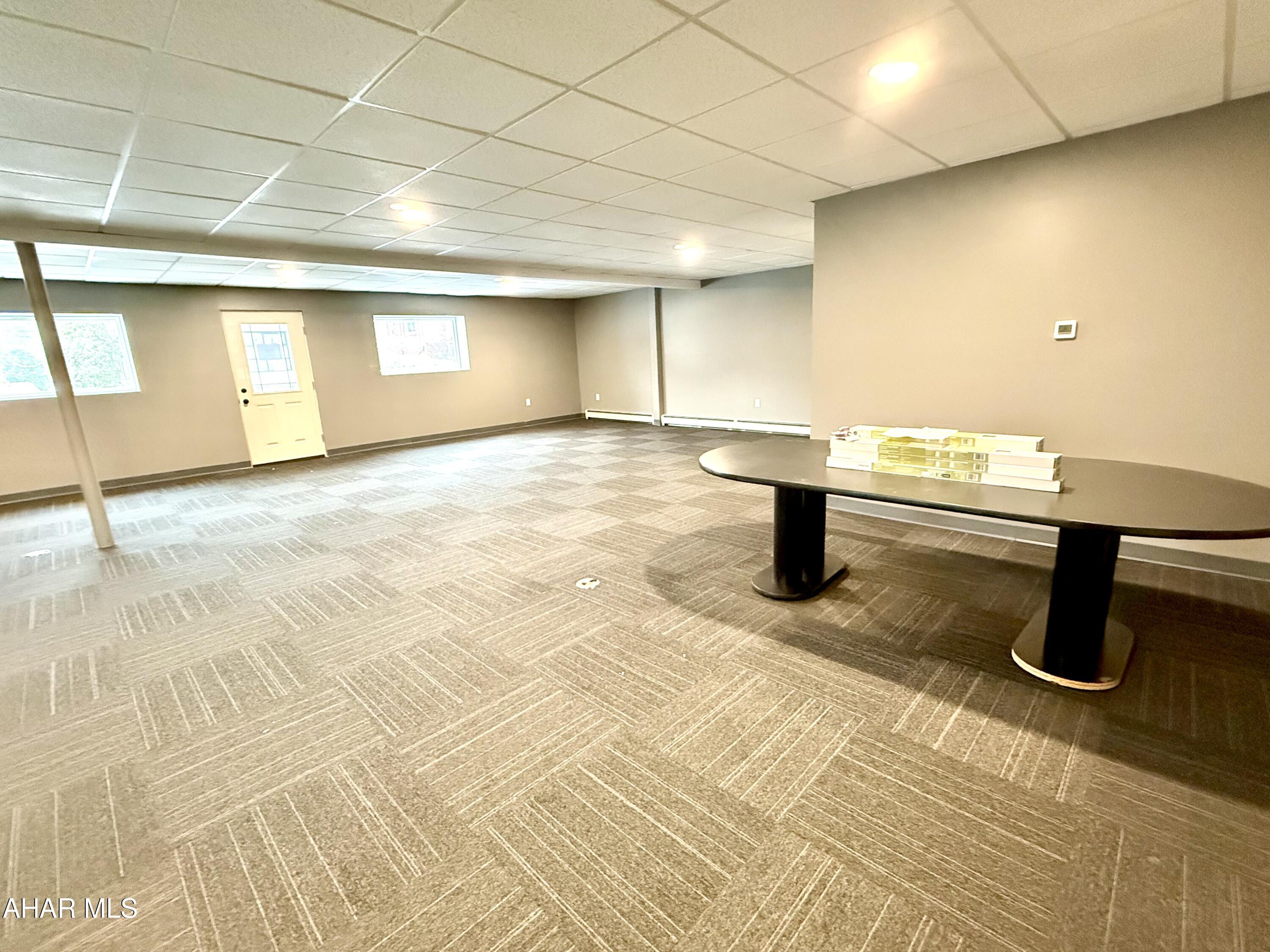 East End - Commercial Lease