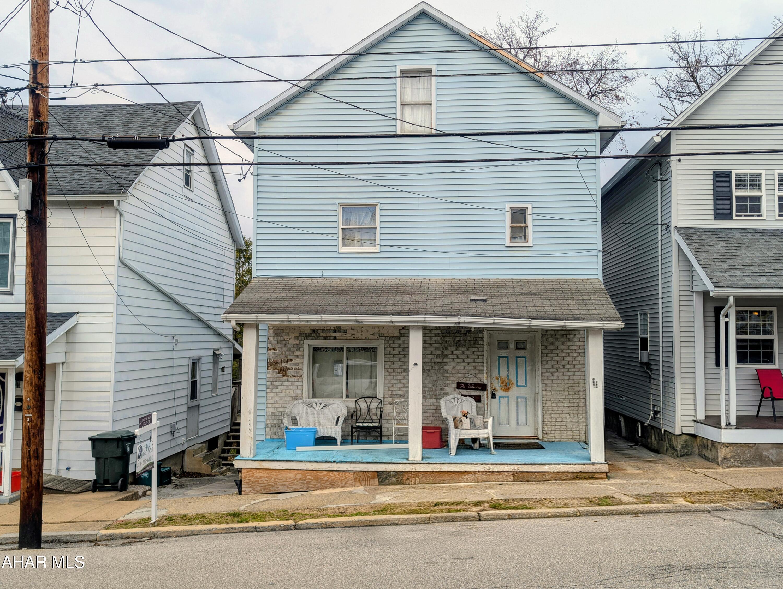 Bring your vision and creativity to this promising home nestled in the heart of beautiful Bellefonte, PA. Full with potential, this property is perfect for investors, DIY enthusiasts, or anyone looking to craft their own space. Enjoy a classic layout ready for your updates and renovations, with some TLC, this house can truly shine. Located walking distance from Bellefonte Elementary, Middle, and High School, local shops, parks, and restaurants--don't miss your chance to restore and revitalize a piece of local history! Sold as is where is.