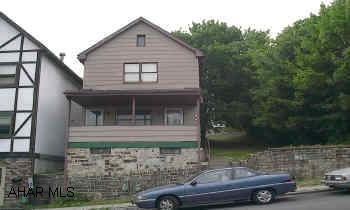 Remodeled, updated, well maintained, laundry hookups in both units, 2 newer Lennox furnaces, off street parking. Great tenants. Leases run to 8/04 & 9/04. Current rental certificate. Easy to show w/24 hour notice. 7% for full price offer. Remodeled, updated, well maintained, laundry hookups in both units, 2 newer Lennox furnaces, off street parking. Great tenants. Leases run to 8/04 & 9/04. Current rental certificate. Easy to show w/24 hour notice. 7% for full price offer.