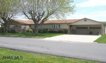 NICE SPACIOUS 1 STORY HOUSE/LG. MASTER SUITE, 2 CAR GARAGE, POOL, PATIO, SHED AND MOVE IN CONDITION. SELLER WILL GIVE $3,000 TOWARD NEW JACUZZI OR SELLER ASSIST. "MOVE IN CONDITION", FEATURES CENTRAL AIR, MASTER SUITE, 2 ADDITIONAL BRS, VERY LG FORMAL LR/FP, LG KITCHEN, DINING ROOM, POOL, LANDSCAPED YARD, PATIO. "TAKE A LOOK" SELLER WILL GIVE $3,000 TOWARD NEW JACUZZI OR SELLER ASSIST.