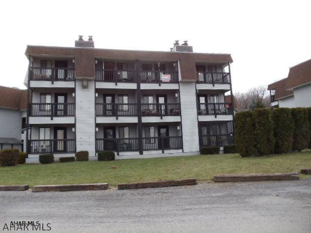 2nd-floor fully furnished condo, separate private bedroom, plus hallway with built-in bunkbeds and Living Room has sleeper sofa.  Sleeping for 6.  Nice balcony off living room overlooking tennis courts and close rental office!  Electric system is breakers.  $172.00/mo HOA dues include:  hot tub, tennis court, outdoor pool, road maintenance and trash removal.  (Skiing & golf for a fee).  #J-495