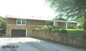3 bedroom 1 3/4 bath ranch home in Meadowbrook Terrace, one car integral garage This nicely landscaped home is located in one of Bedfords most desirable neighborhoods. Meadowbrook Terrace.  This home is close to schools and shopping, it features  large rooms, eat in kitchen and formal dining room. open floor plan with vaulted ceilings, all kitchen appliances, central air, paved driveway, rear patio, one car integral garage, large master suite and large basement.