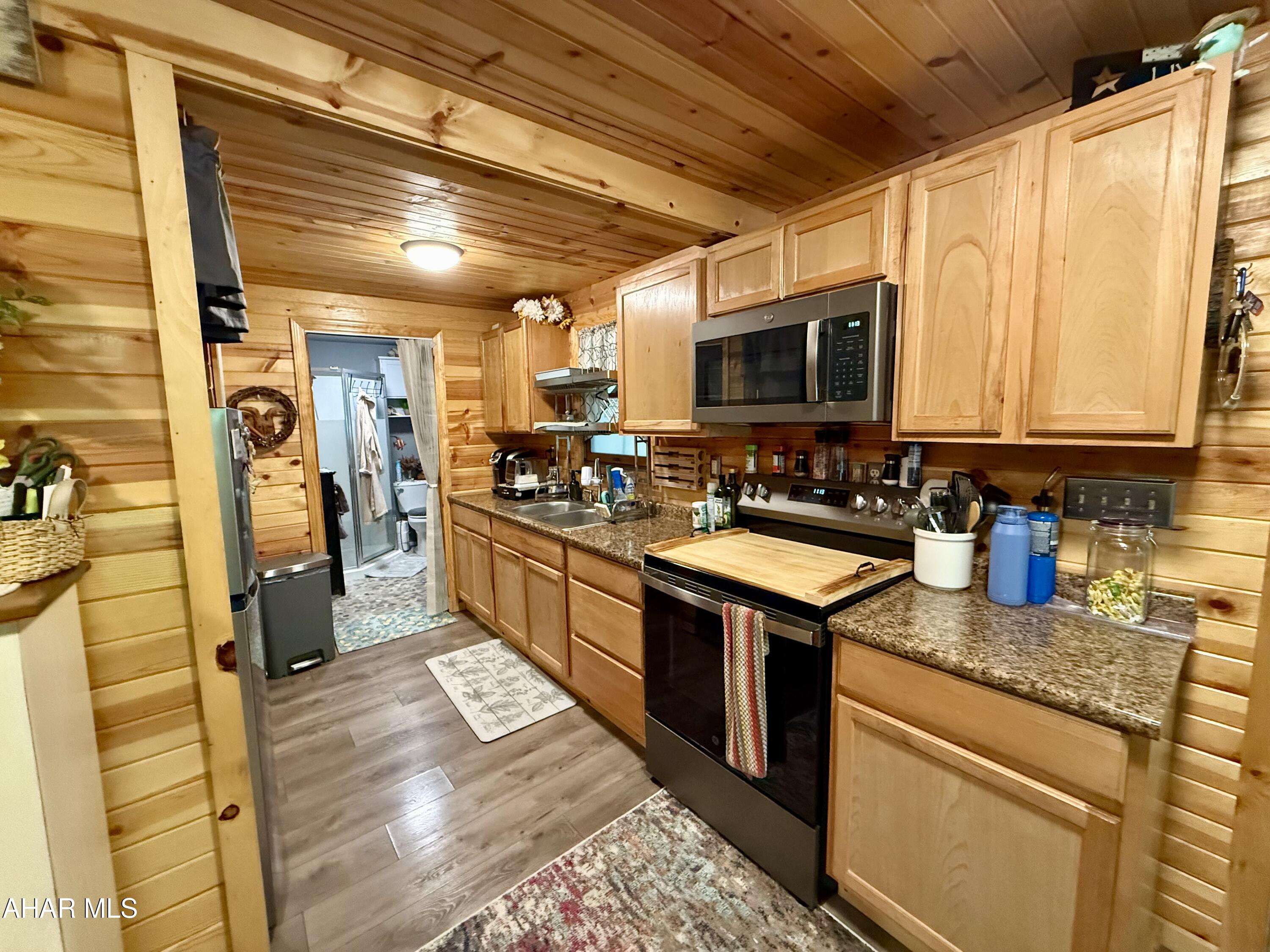 Glendale Yearound - Residential