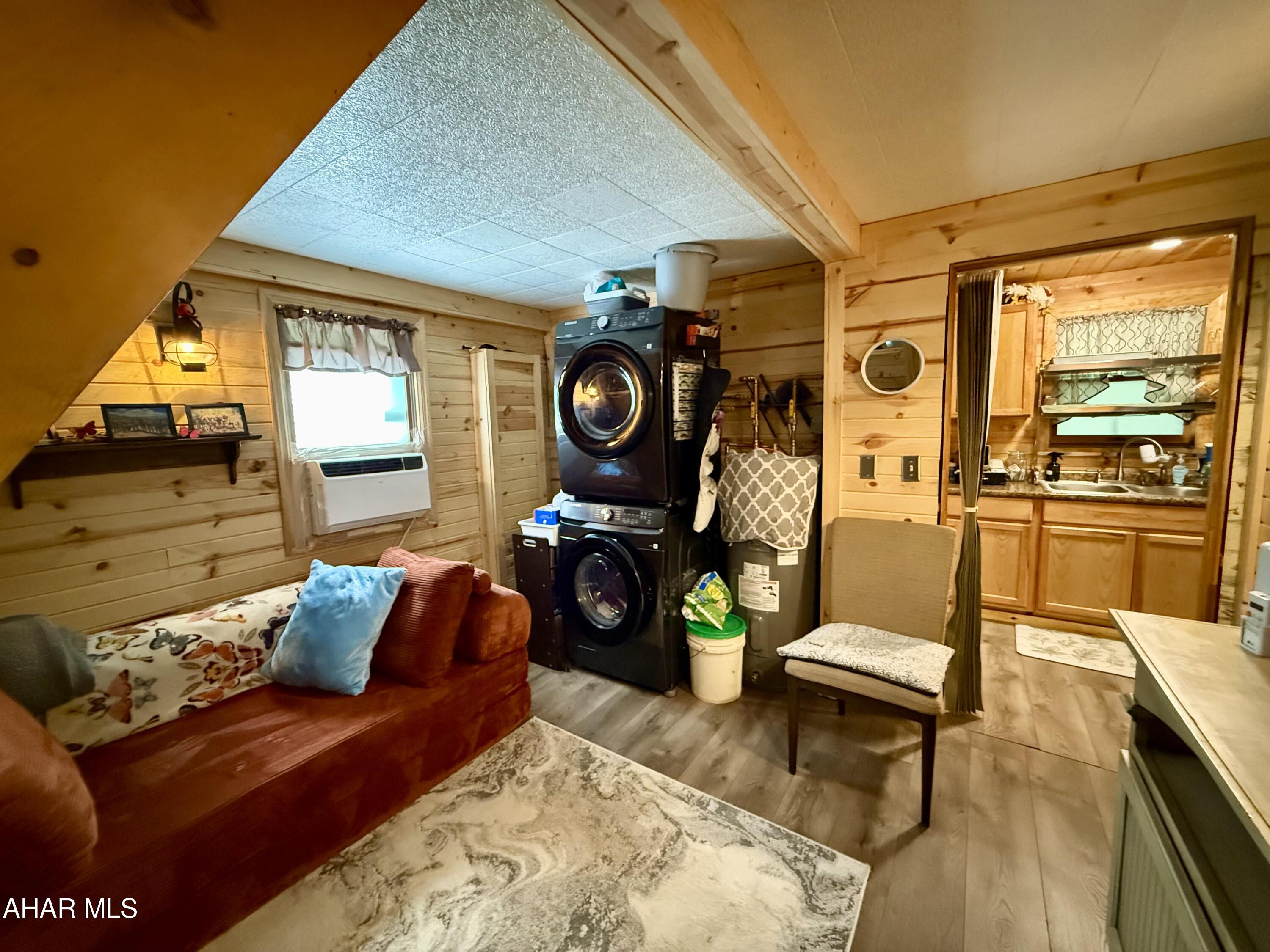 Glendale Yearound - Residential