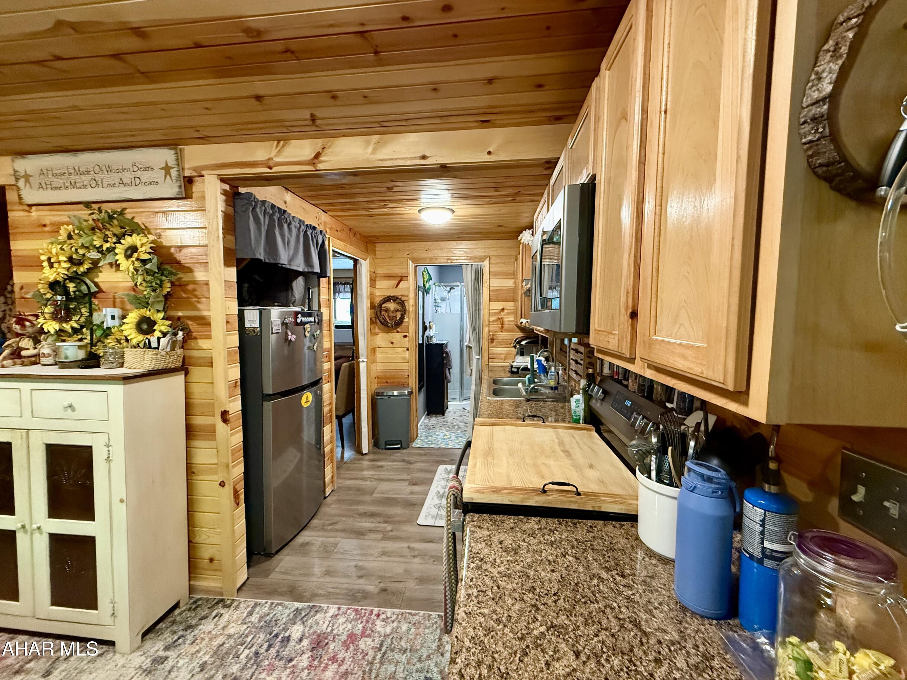 Glendale Yearound - Residential