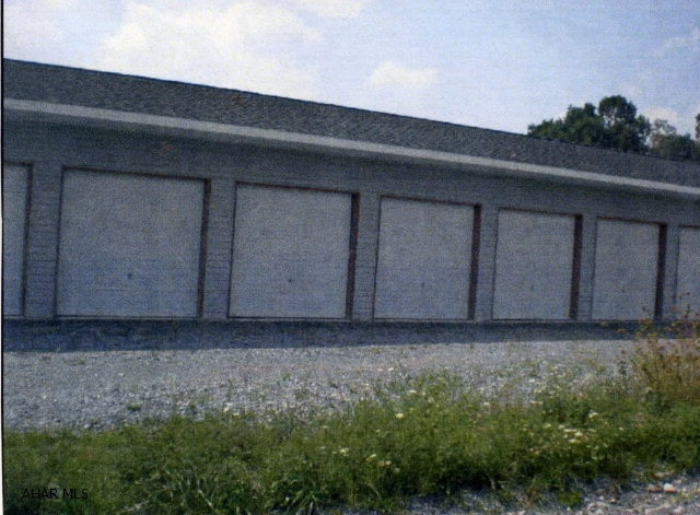 10 unit storage building on 2 acres.