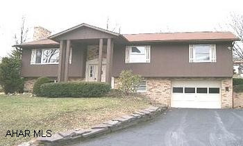 NICELY MAINTIANED BI-LEVEL IN ALTOONA. 3 BEDROOM, 2 BATHS, FAMILYROOM WITH FIREPLACE. FULL BATHS UPSTAIRS AND DOWNSTAIRS. 1 CAR INTEGRAL GARAGE. PATIO IN REAR. NICELY MAINTAINED BI-LEVEL IN ALTOONA. 3 BEDROOMS, 2 BATHS, FAMILYROOM WITH FIREPLACE. FULL BATHS UPSTAIRS & DOWNSTAIRS. 1 CAR INTEGRAL GARAGE. PATIO IN REAR.