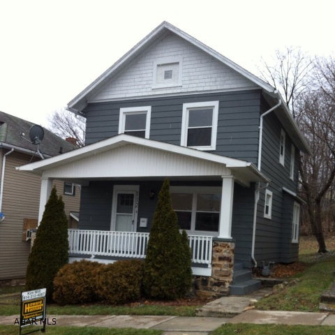 This home is perfect! All new windows, new carpet, brand new bathroom! All you need for this one is your belongings. New carpet throughout the entire house, but there is hardwood flooring underneath