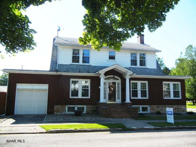 Super nice clean home!! New kitchen with stainless steel appliances. Sunroom/office. New windows. New steps on front. Fenced yard. Spacious rooms. French doors. Hardwood under carpet. Close to Memorial Park. 1 year Home Protection Plan included for buyer.