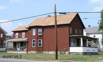 3 UNIT APT. BUILDING-TENANTS PAY THEIR OWN UTILITIES-UPDATED MECHANICS 1ST APT. -325.00 PR/MONTH2ND APT.-325.00 PR/MONTH(SEC. 8)3RD APT.-325.00 PR/MONTH
