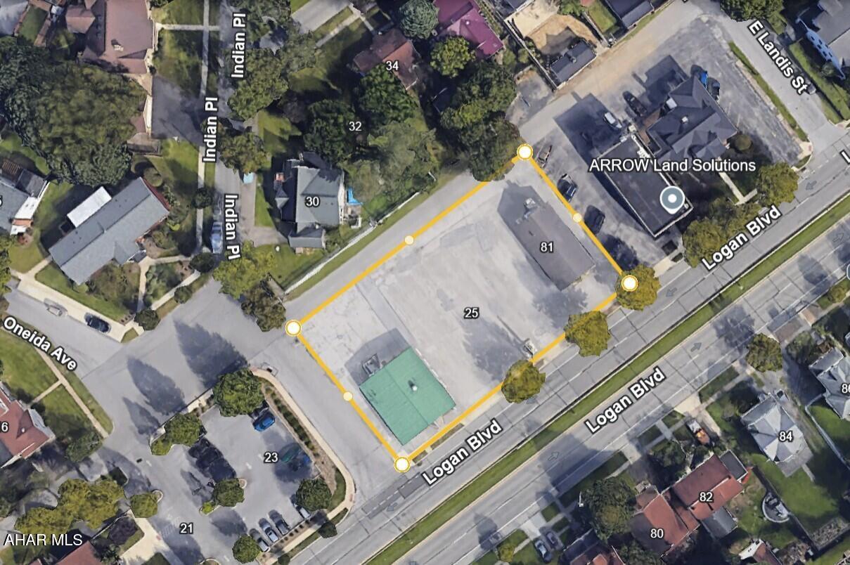 High visibility location. The two seperate buildings. One building with 1,200 sq ft plus basement. Second with 1,600 sq ft.