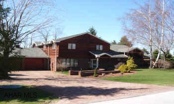 EXQUISITE MULTI LEVEL IN SUMMIT ESTATES. SUNKEN GREAT ROOM, MASTER SUITE, DEN, FINISHED BASEMENT & MUCH MORE. THIS HOME HAS BEEN COMPLETELY REMODELED WITH SEVERAL ADDITIONS IN 1992. QUALITY CONSTRUCTION.  ROOM MEASUREMENTS & SQ. FT. ARE APPROX. HOME WARRANTY PLAN INCLUDED.