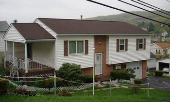 Very nice 3 Bedroom 1 1/2 Bath.  Split entry on Corner Lot.  Central Air, Family Room and Garage.