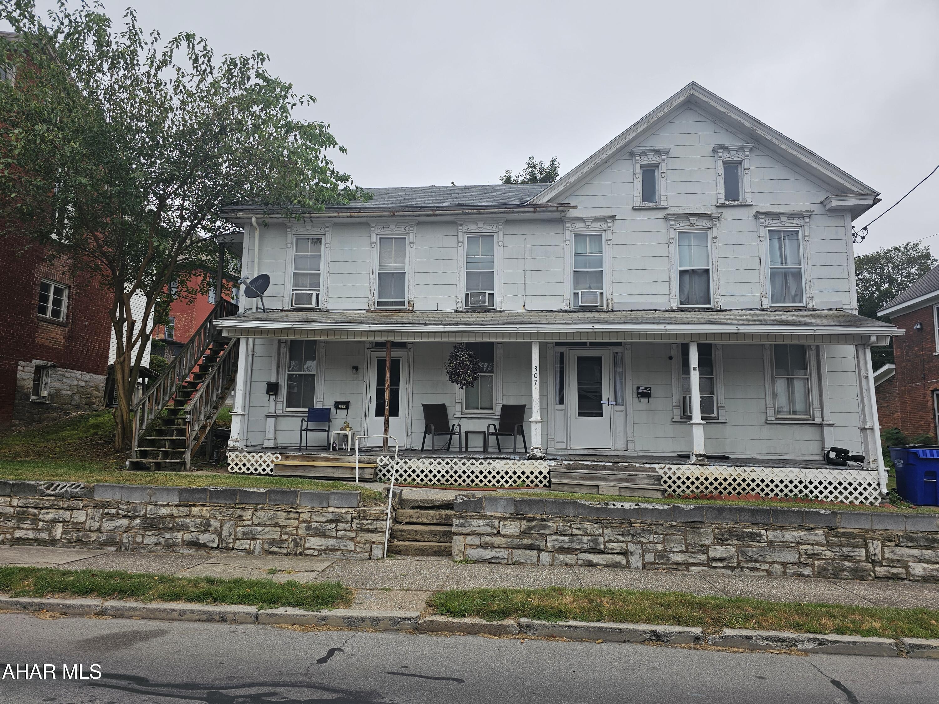 This triplex in the Roaring Spring Borough, close to everything is  a great investment opportunity. This building has unique architecture around the windows., There is a large back yard and plenty of parking off street parking. Give me a call today to schedule a tour!!
Unit one is 1 bed, 1 bath. 
Unit two is  1 bed 1 bath.
Unit three is 3 bed 1 bath.