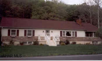 Cape Cod, Spacious Rooms, Neutral Decor, 15x30 covered porch, wishing well-BBQ pit, Grape Trellis, Steam with walking bridge Cape Cod, Spacious Rooms, Neutral Decor, 15x30 covered porch, wishing well-BBQ pit, Grape Trellis, Steam with walking bridge. Do not let cat out or in the basement!!