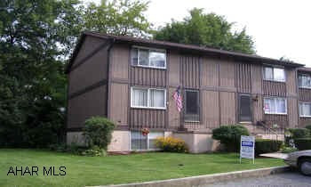 2 STORY TOWNHOUSE W/FINISHED BASEMENT.  IMMACULATE AND BEAUTIFULLY DECORATED TOWNHOUSE. END UNIT. LARGE YARD. FINISHED BASEMENT. GAS HEAT & A/C 3 YEARS OLD. LOGAN TWP.