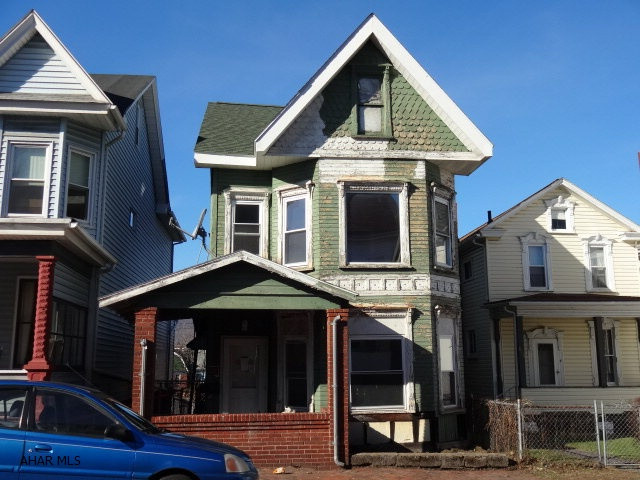 Buyer must pay 2% transfer tax. Earnest money checks in Cashiers check payable to Colony Realty Group, LTD. This property eligible under Freddie Mac First Look Initiative through 2/15/16. Homesteps offers credit at closing for actual price of home warranty up to $500 for owner-occupant