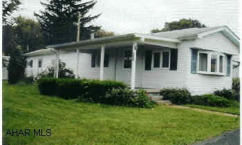 Single wide mobile home, 3 bedroom, on double lot with city sewage. Within miles from lake and fishing. Seller offering financing to qualified buyer.