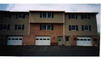 Seller relocating -says SELL!! Georgeous Townhome has level rear entrance w/deck. Spacious floor plan & more. Now Reduced to $89,900!! Call Fran for a private showing. 695-5423 or 946-1215 (ext) 305   LAgt&SAgt: Piper, Frances J. Seller relocating -says SELL!! Georgeous Townhome has level rear entrance w/deck. Spacious floor plan & more. Now Reduced to $89,900!! Call Fran for a private showing. 695-5423 or 946-1215 (ext) 305  Electric system - 100 amp     LAgt&SAgt: Piper, Frances J.