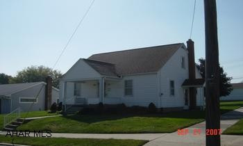 36S in Roaring Spring thru light.  At Turkey Hill turn right on Walnut,  go 2 blocks.  House is on corner of Walnut and Lower. 36S in Roaring Spring thru light.  At Turkey Hill turn right on Walnut,  go 2 blocks.  House is on corner of Walnut and Lower.