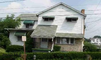 Well maintained duplex. Spacious 1st floor has 2 BR, large bath & enclosed patio. Second floor apt has 2 BR. Call Peggie Well maintained duplex. Spacious 1st floor has 2 BR, large bath & enclosed patio. Second floor apt has 2 BR. Call Peggie