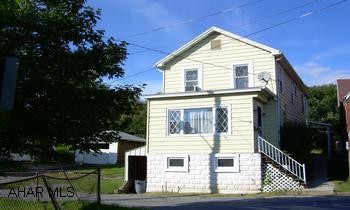 Great Starter- 3 large bedrooms., hardwood floors & carpet, 1st floor laundry, Private backyard, Must See! Must see ! perfect to buy instead of renting!Seller is a relative of listing agent