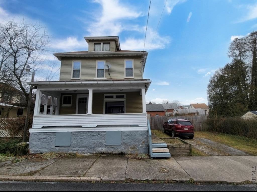 3 bedroom 1 bath home on a quiet street. PLENTY of off street parking! Fenced in yard. Would make am excellent starter home or investment property! Conveniently located close to hospital, shopping plazas, and highway. Preapproved buyer's only. Buyer to confirm taxes, sq footage, and lot size.