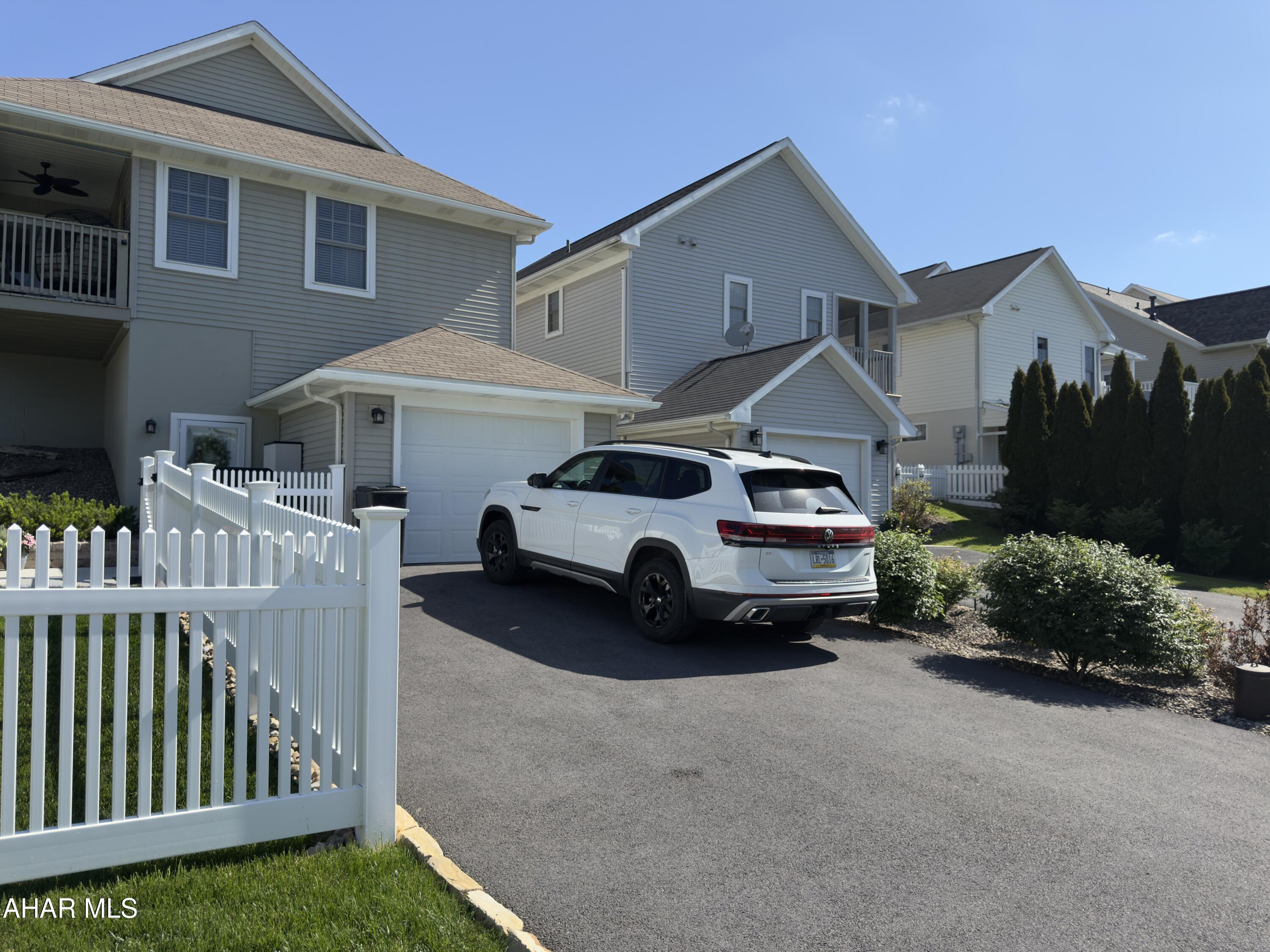 Holiday Hills - Residential