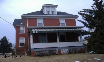 NICE 2 STORY IN TOWN 3 BED,2 FULL BATH ,GARAGE AND SHED FANTASTIC 2 STORY BRICK