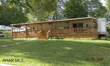 2004 Breckenridge Park Model in immaculate condition! Sleeps 8-9 All appliances, TV & VCR included. Central Air. All the amenities of Glendale Yearound. Close to State Game lands.