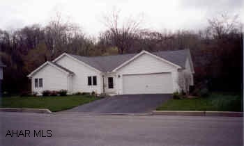 CHARMING ELEGANCE DESCRIBES THIS RANCH HOME. FABULUOS EAT-IN KITCHEN AND LIVING ROOM W/ VAULTED CEILINGS. REALLY NICE MASTER BEDROOM SUITE, FIRST FLOOR LAUNDRY. ALL 1/2 BLOCK FROM PARK. OWNER MUST FIND SUITABLE HOUSING. POSSIBLE DELAYED POSSESSION.