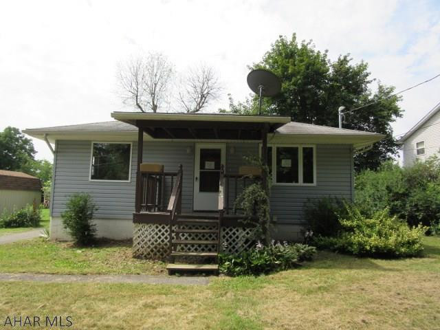 One story living in Duncansville- 2 bedrooms (one bedroom currently has a laundry hook-up), one bath, wood flooring, quiet street, Buyer must pay 2% transfer tax. This property eligible under Freddie Mac First Look Initiative through 9/6/17. Call agent for details