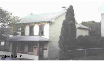 Reasonably priced double house, Separate utilities. Good roof. (2 units) Reasonably priced double house, Separate utilities. Good roof.    (2 units)