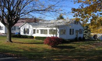Very nice well kept 2BR/1BA house with lots of potential. Carport