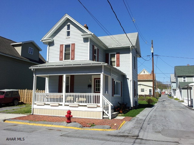 Remodeled 2 1/2 story, 3 bedroom home with 1 1/2 baths. Must see. 1 car garage.