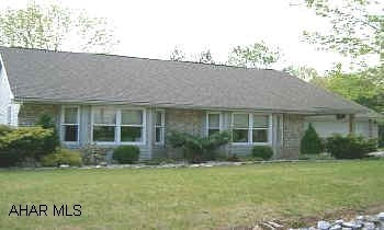 MAINTENANCE FREE EXTERIOR.  (DEED RESTRICTIONS) INCREDIBLY WELL BUILT RANCH HOME! SPACIOUS LOT. 3 BR, 2 BATHS, CENTRAL AIR, 2 CAR GARGE. BRICK PAVERS IN THE DRIVEWAY.