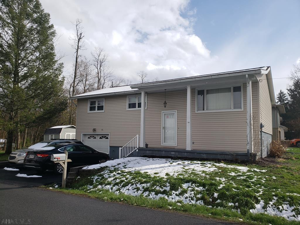 A wonderful split level house located in BASD on a quiet corner lot is waiting for you to call it home. Conveniently located in Bellwood with quick and easy access to major thoroughfares that make commuting a breeze. This house has new siding, multiple heat sources, and some hardwood flooring. Call the listing agent today, as this won't last!  Motivated Sellers!