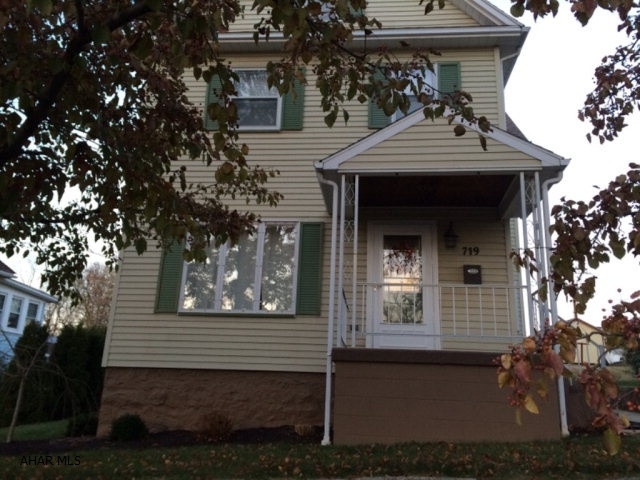3 bedroom, 2 bath home with tons of updates. Newer roof, completely remodeled upstairs, newer furnace, newer doors, updated kitchen countertops and new appliances. Don't miss this one! Absolutely beautiful and immaculate.